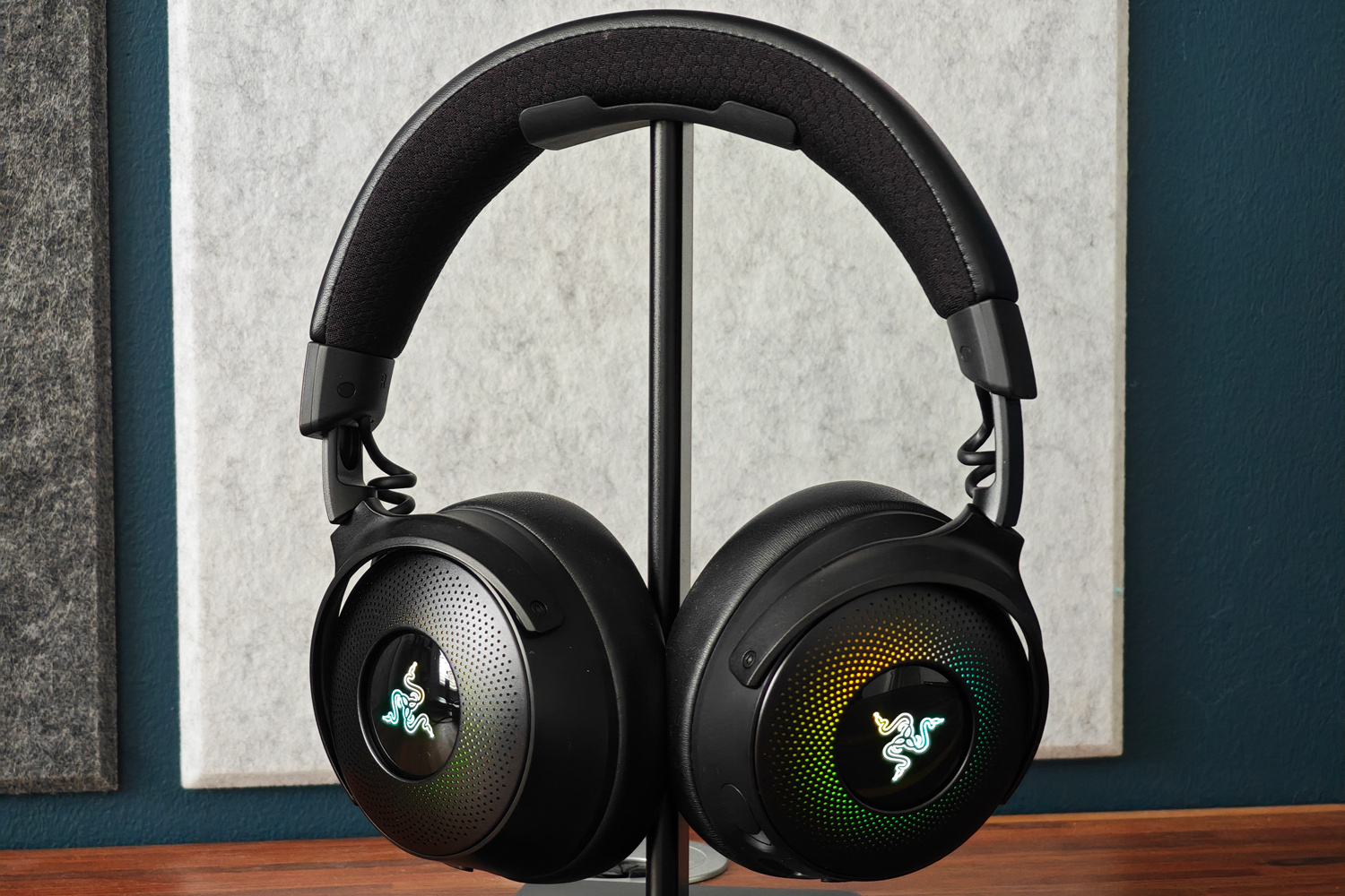 Razer Kraken V4 Pro review front