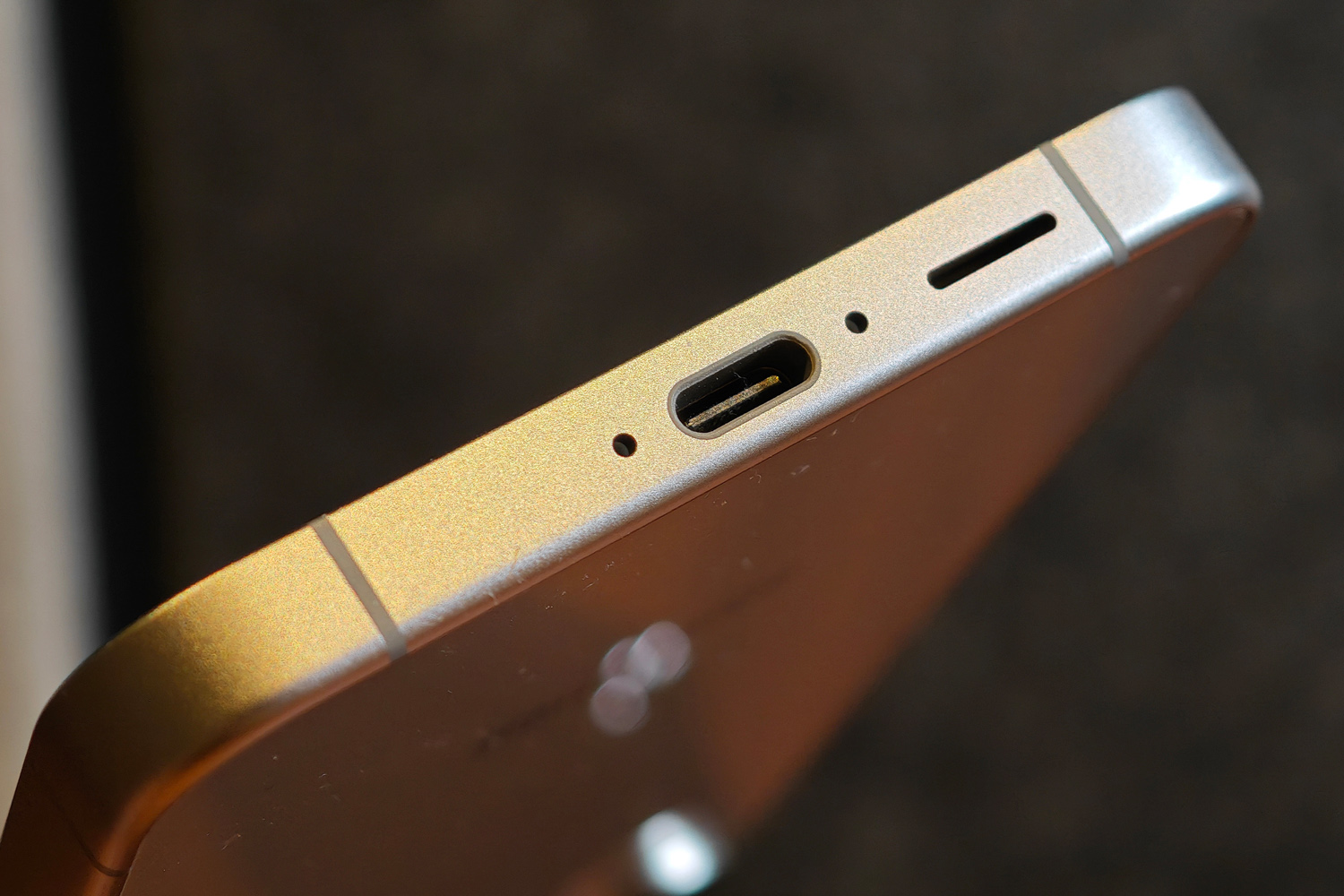 Samsung Galaxy S24 FE review USB-C