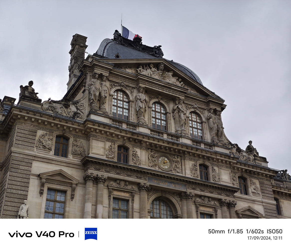 Vivo V40 Pro camera samples louvre building 2x