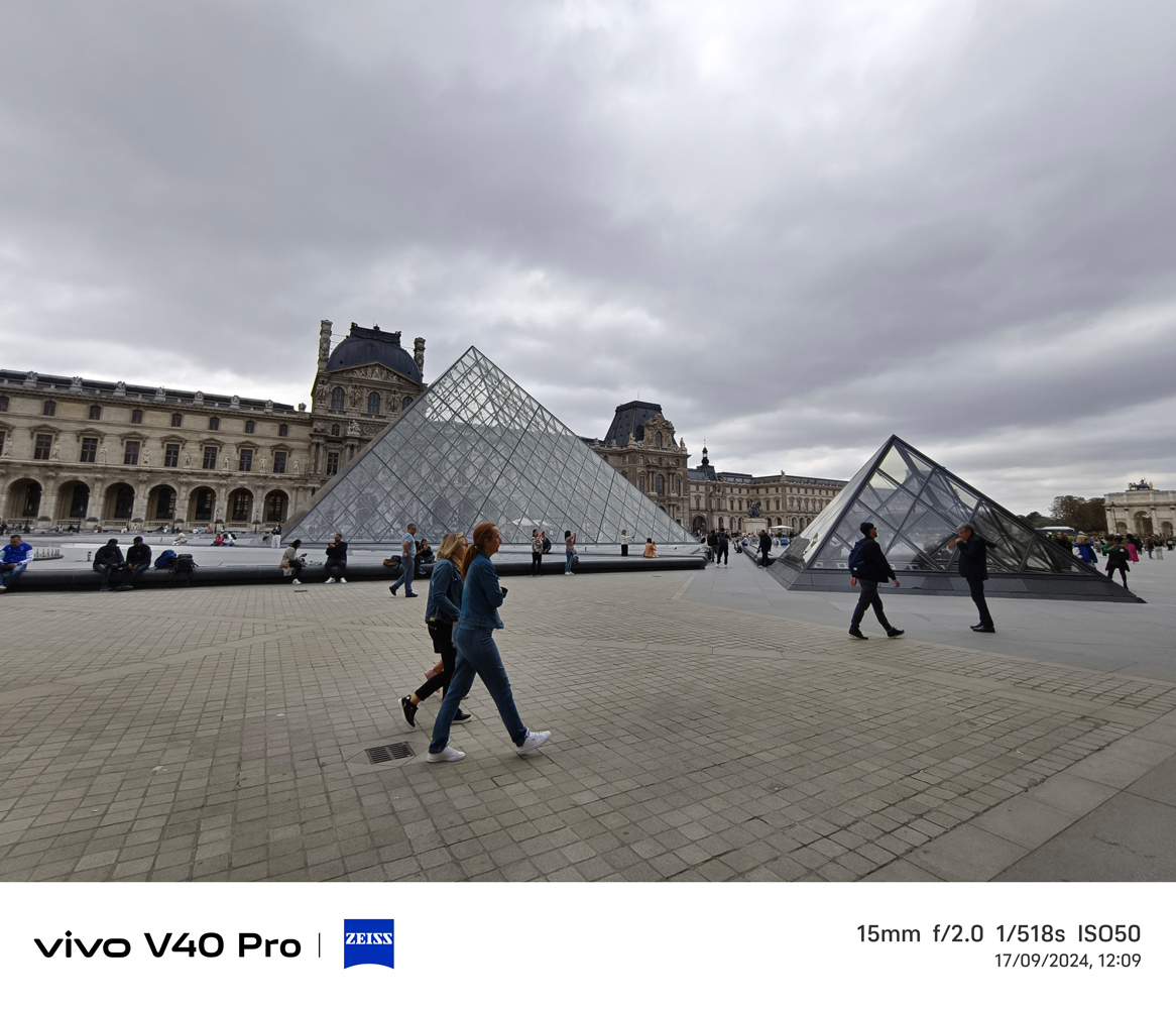 Vivo V40 Pro camera samples louvre pyramids