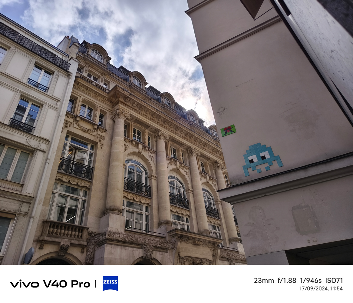 Vivo V40 Pro camera samples space invader 1x