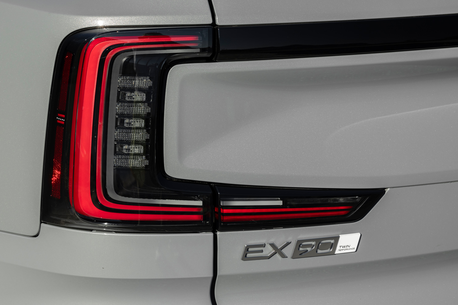 Volvo EX90 review rear lights