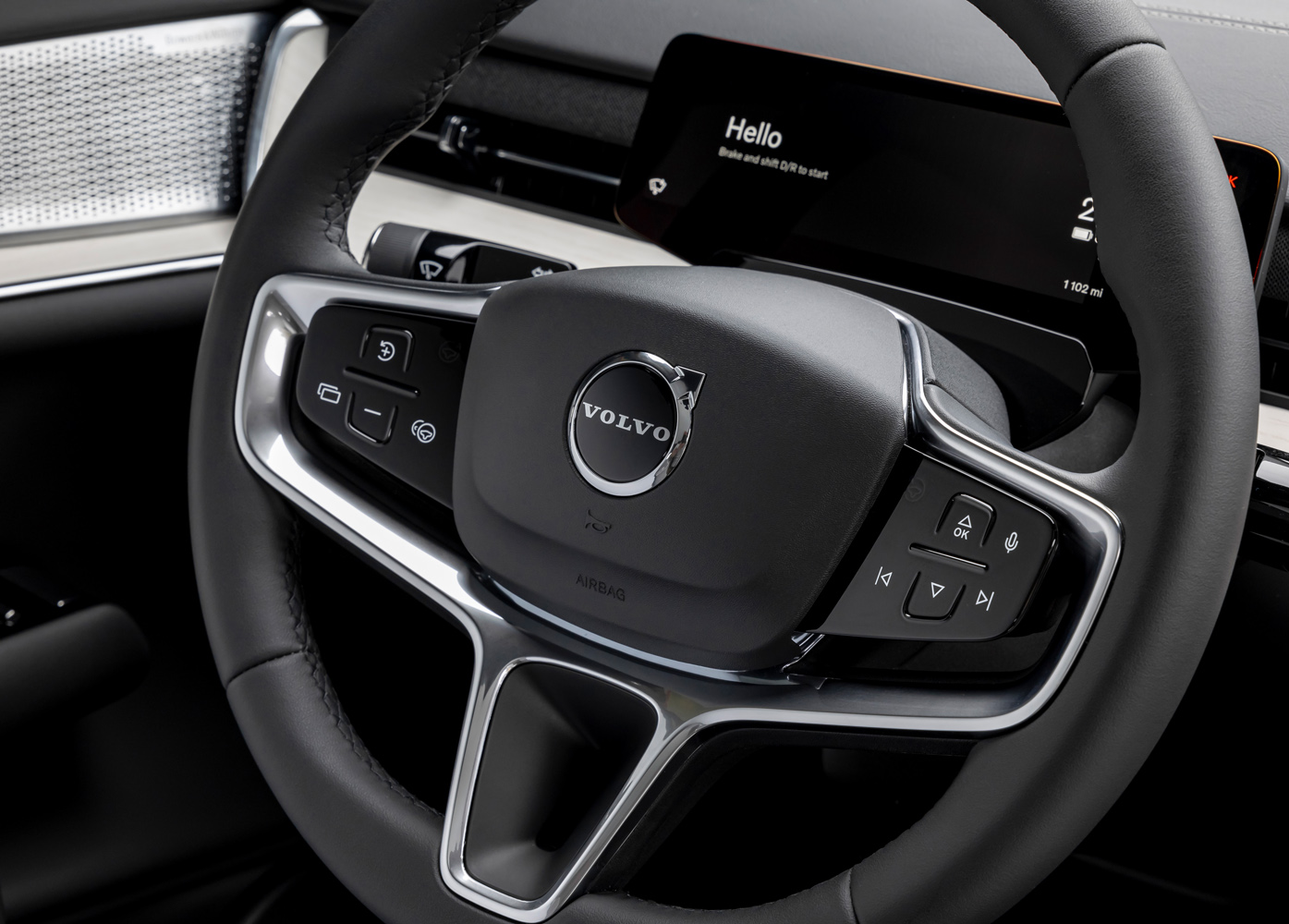 Volvo EX90 review steering wheel