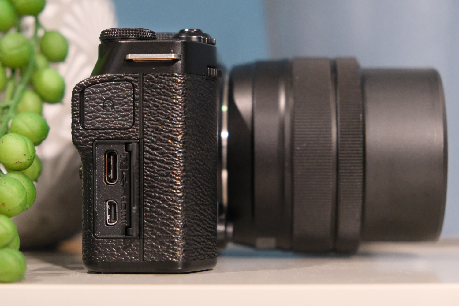 Fujifilm X-M5 hands-on review ports