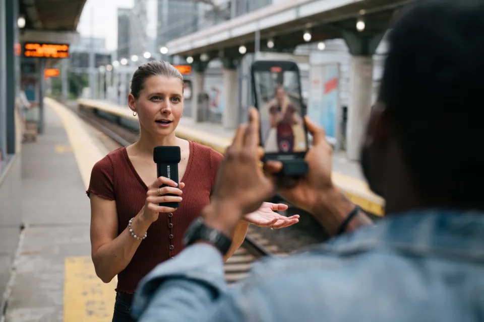 Sennheiser Wireless Profile mic in handheld mode