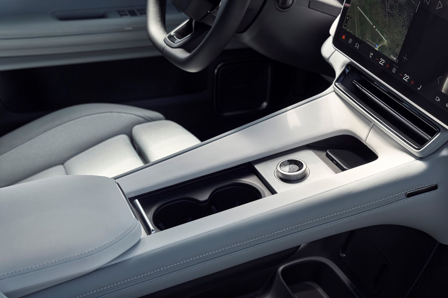 Polestar 4 review centre console