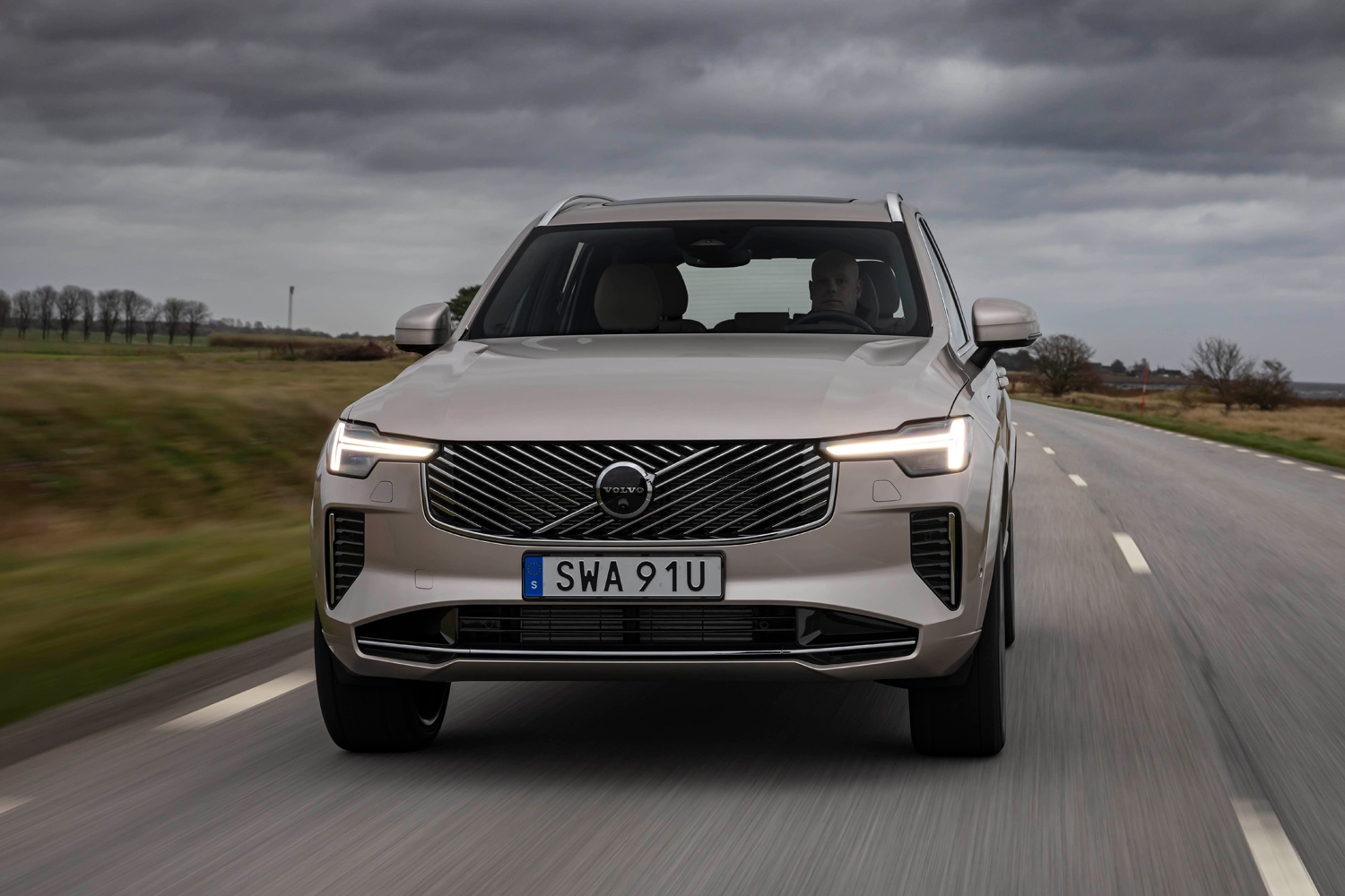 Volvo XC90 T8 review 2024 tracking nose