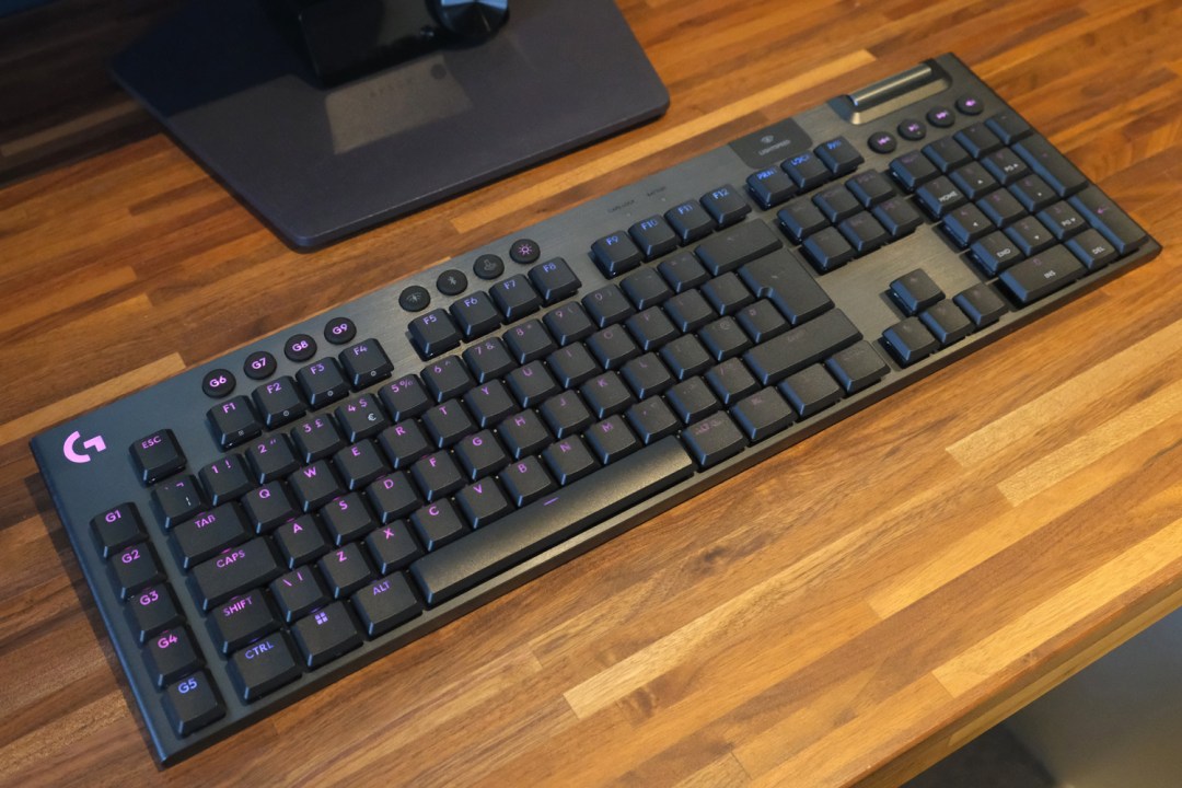 Logitech G915 X Lightspeed review lead