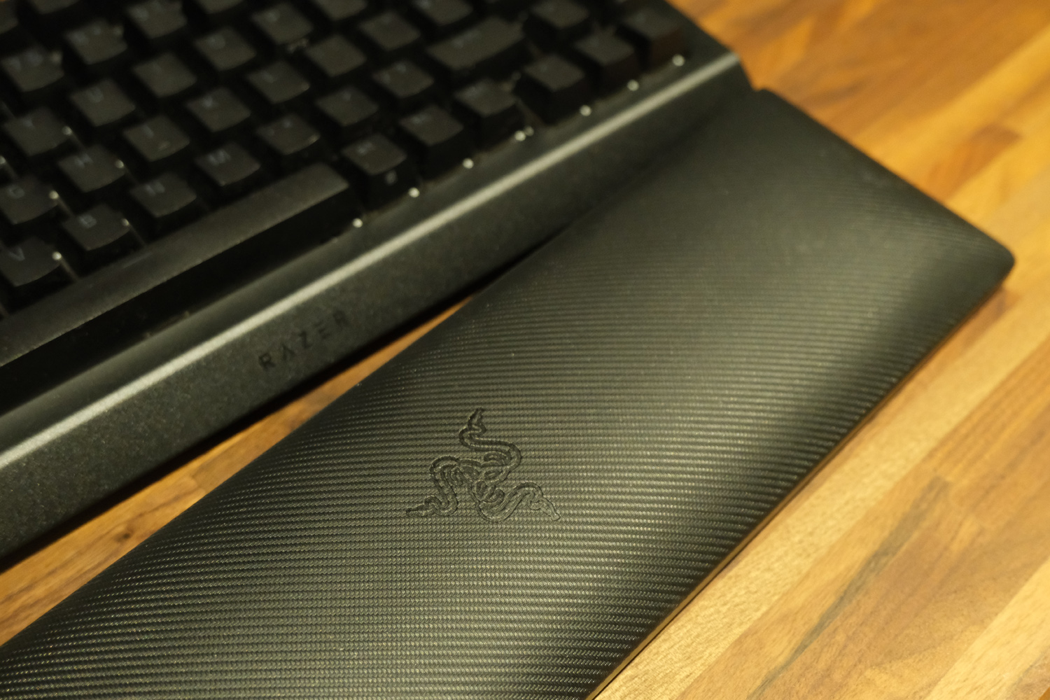 Razer Blackwidow V4 Pro 75 review wrist rest