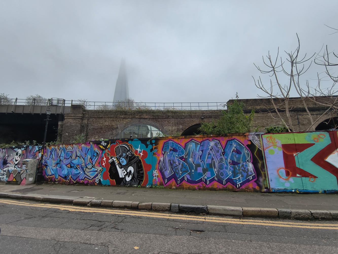 Vivo X200 Pro camera samples graffiti ultrawide