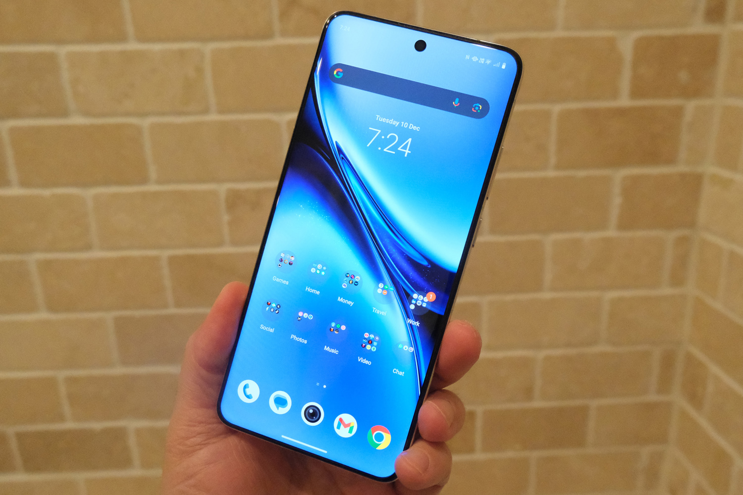 Vivo X200 Pro review in hand front