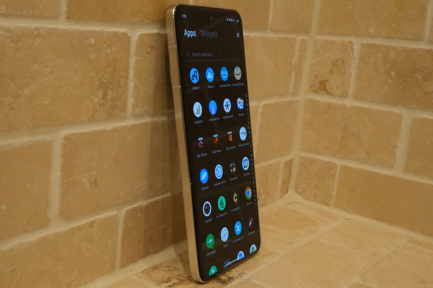 Vivo X200 Pro review side