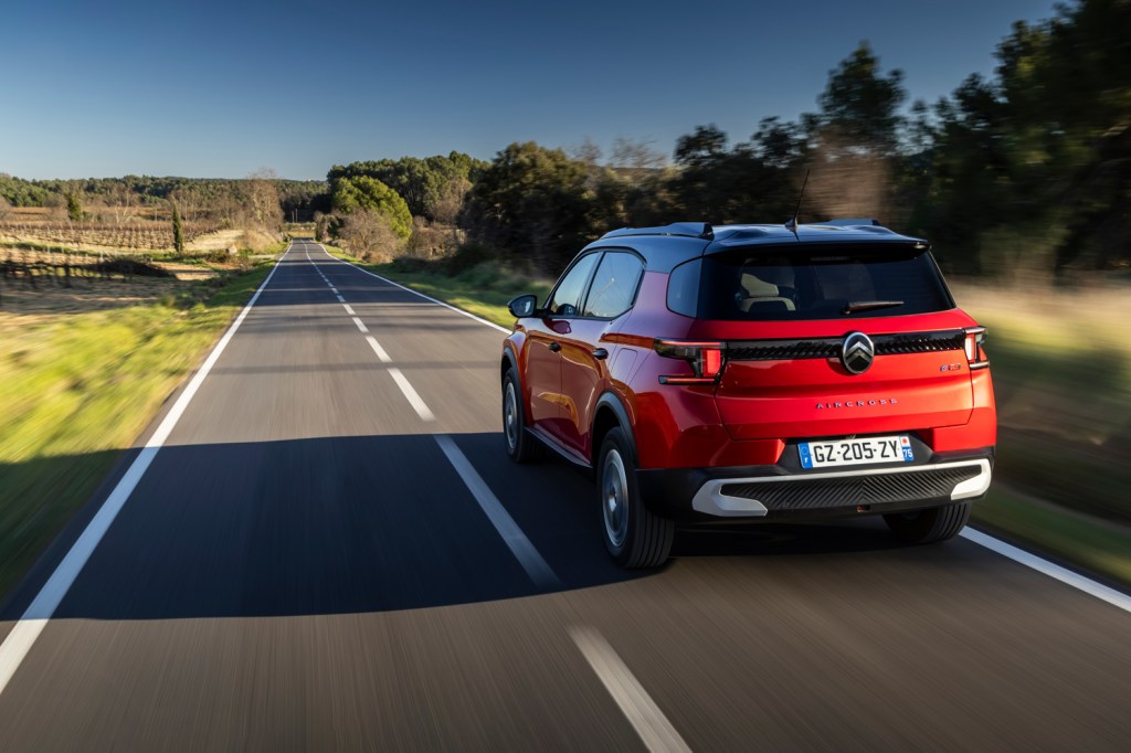 Citroen ë C3 Aircross review tracking rear