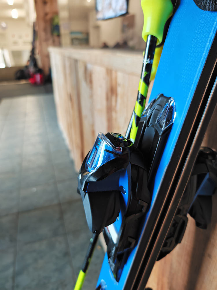 Honor Magic 7 Pro camera sample skis