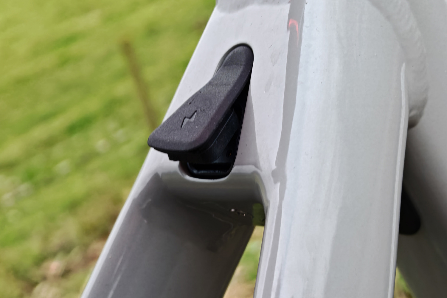 VanMoof S5 review charging port