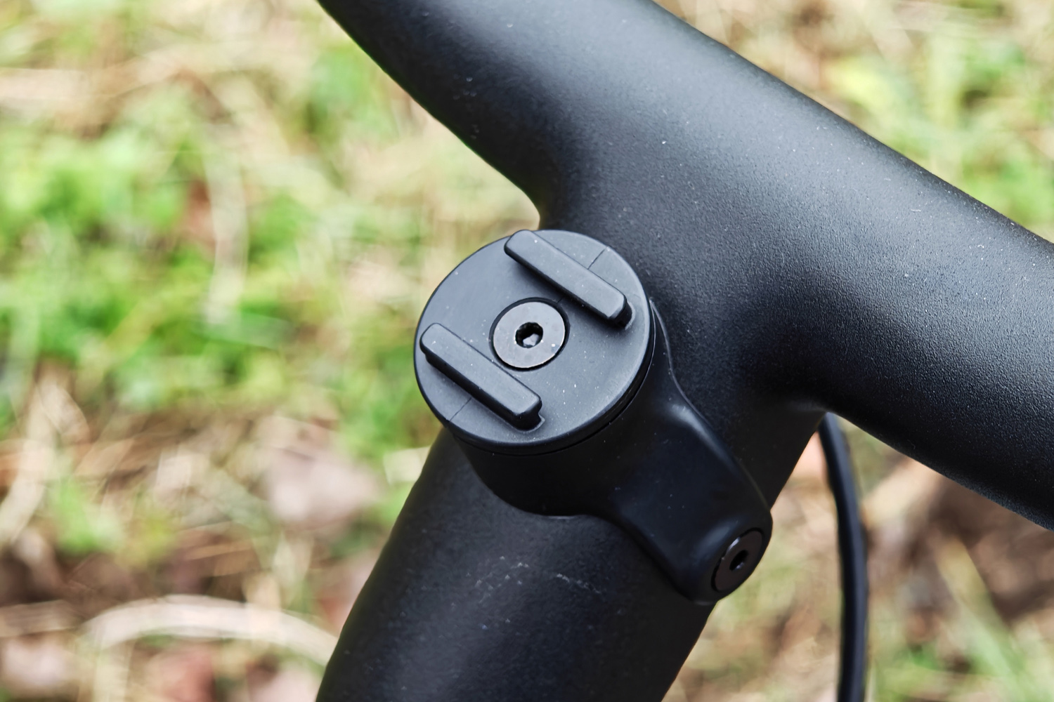 VanMoof S5 review phone mount