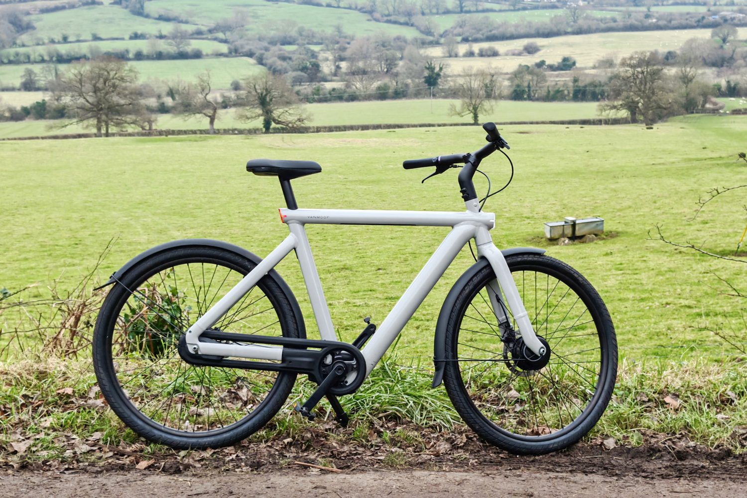 VanMoof S5 review side on