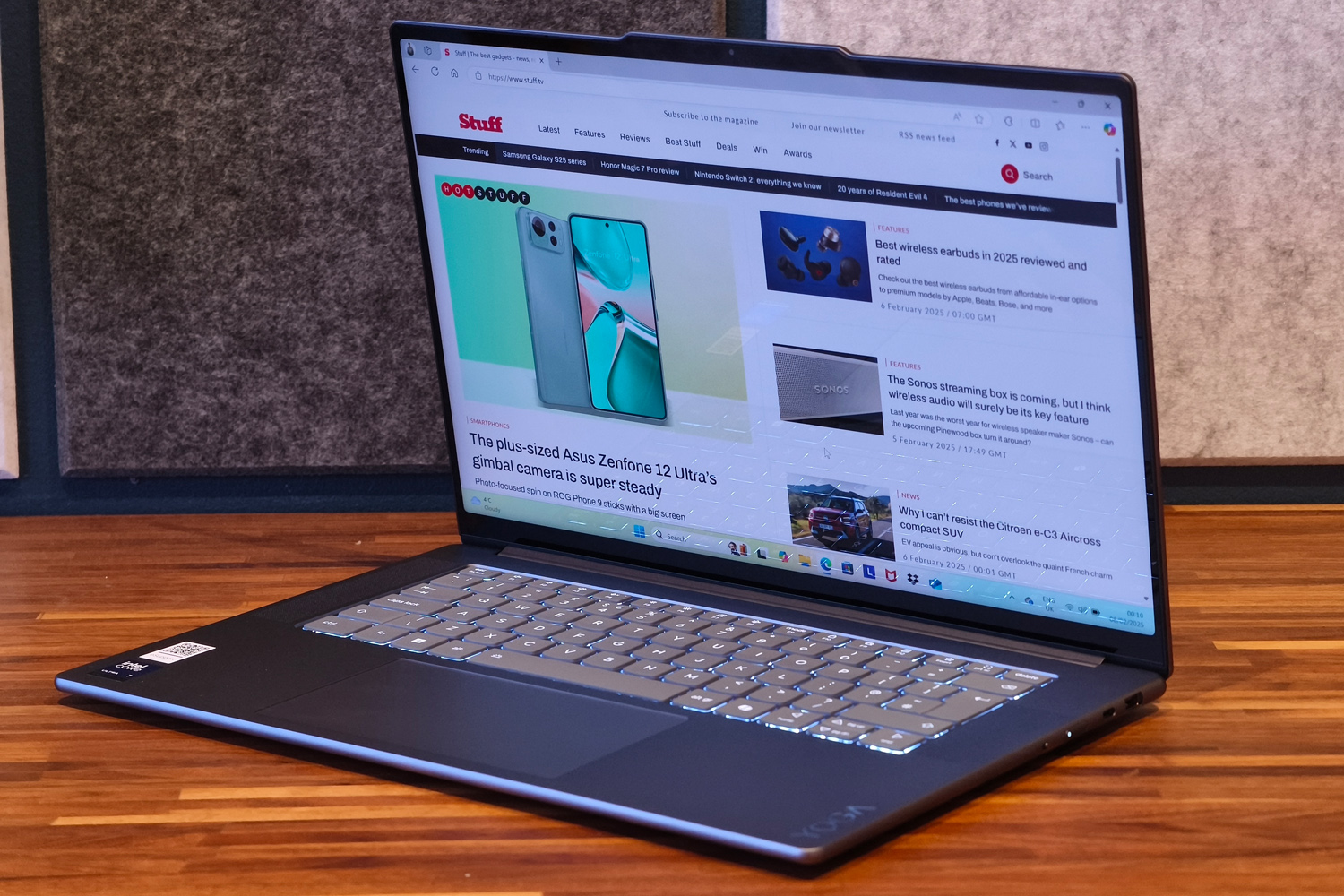 Lenovo Yoga Slim 7i Aura Edition review Stuff website