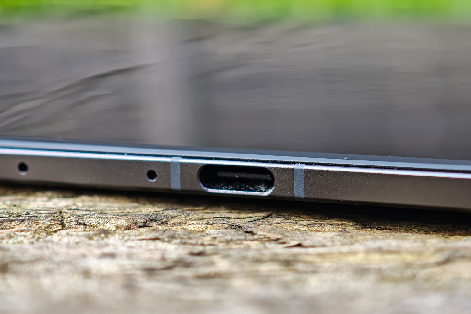 Oppo Find N5 review USB-C port